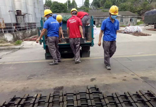 貴港市計(jì)量測(cè)試所完成瑞康飼料地磅校準(zhǔn)工作